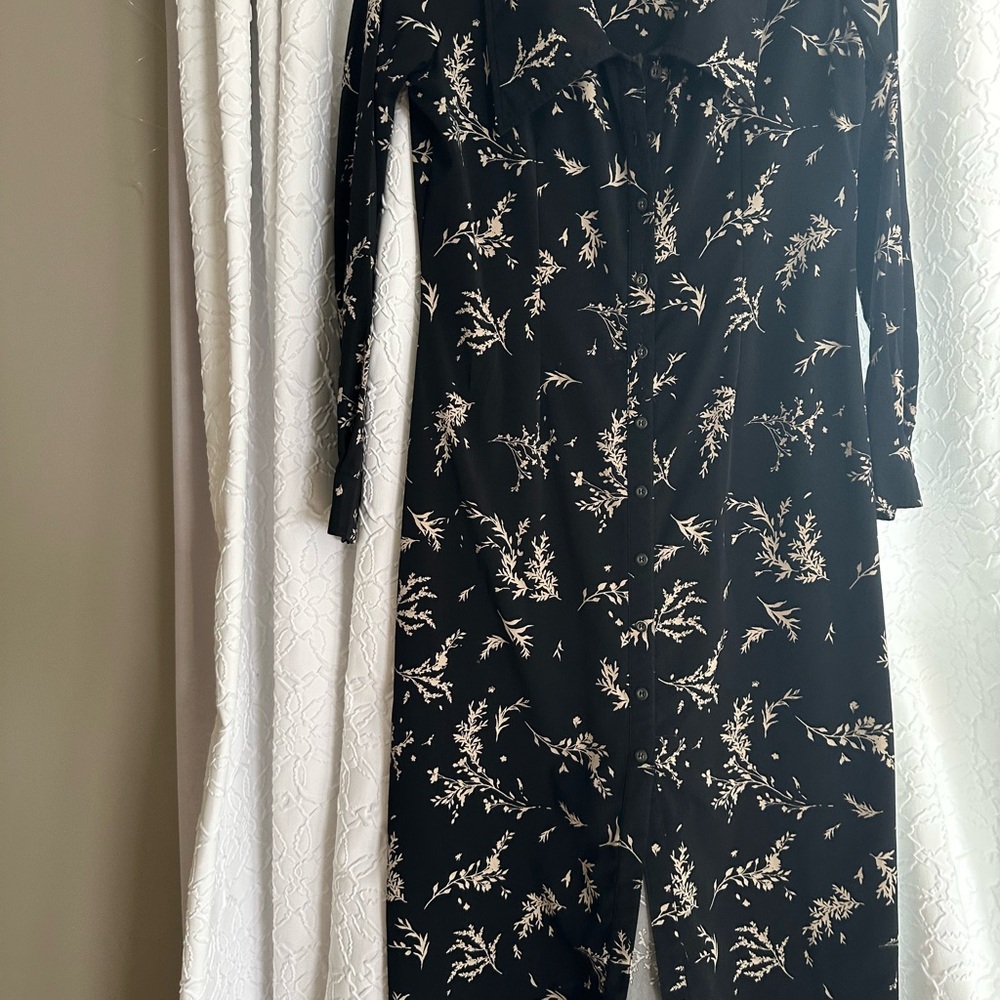 Sweet baby Jamie Chic Black and White Floral Long Sleeve Dress